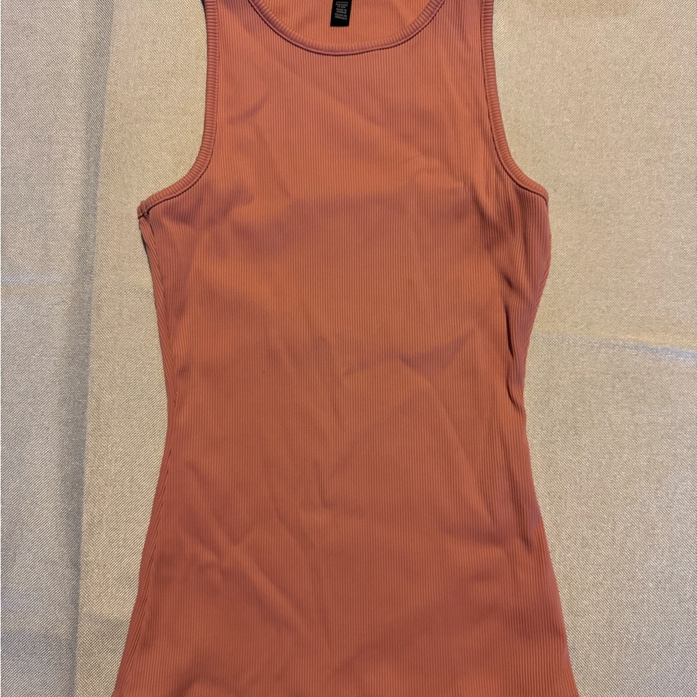 Women's Sleeveless Ribbed Top - Rust